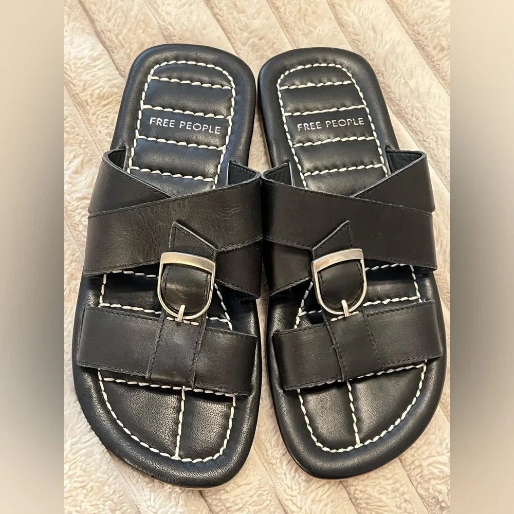 FREE PEOPLE SLOAN BUCKLE SANDALS - BLACK - Picture 4 of 8